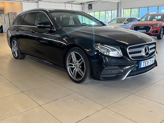 Mercedes-Benz E200 2 of 8