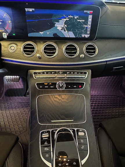 Mercedes-Benz E200 7 of 8