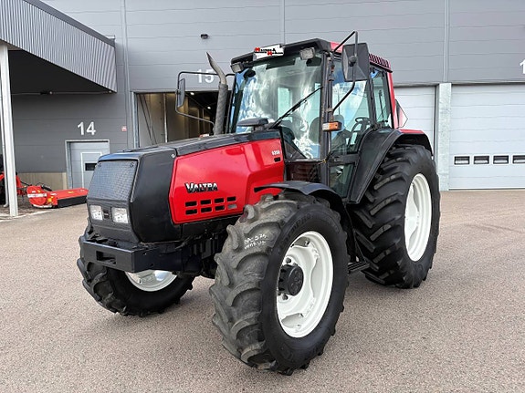 Valtra 6200 Hi-Trol / TwinTrac 2 of 12
