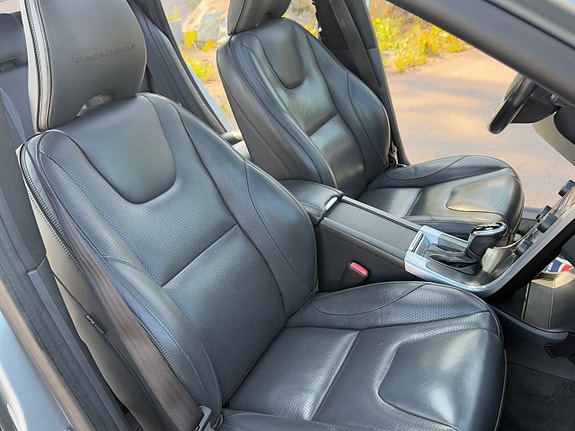 Volvo XC60 17 of 28