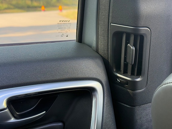 Volvo XC60 25 of 28