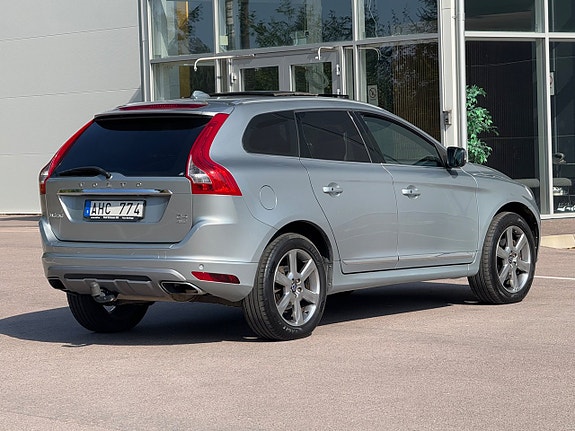 Volvo XC60 8 of 28