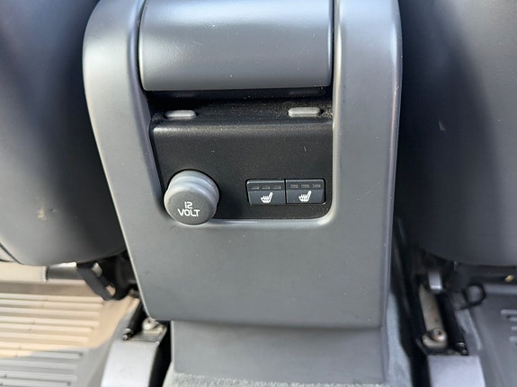 Volvo XC60 12 of 28
