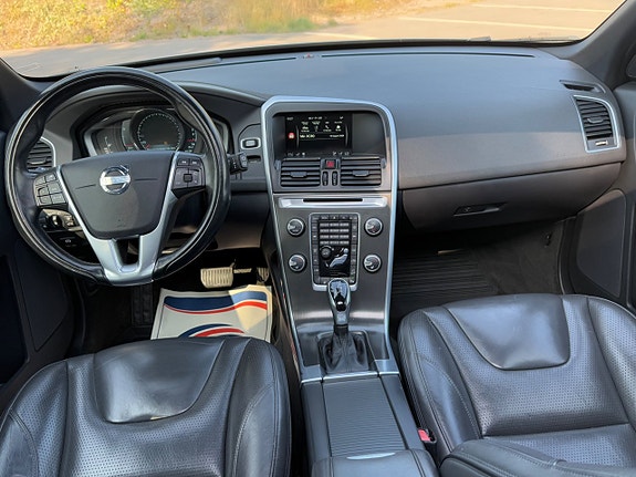 Volvo XC60 11 of 28