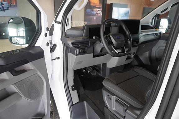 Ford Transit Custom 2 of 11