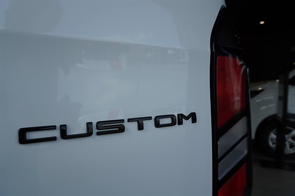 Ford Transit Custom 9 of 11