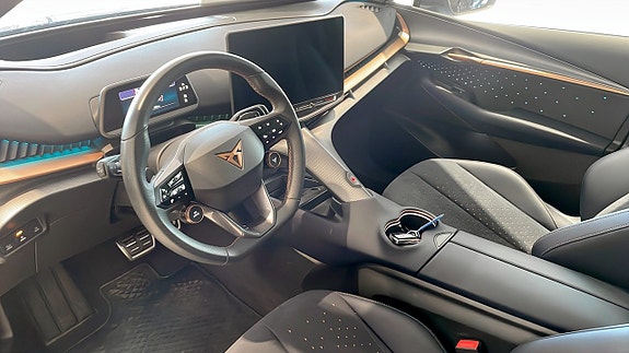 Cupra Tavascan 7 of 14
