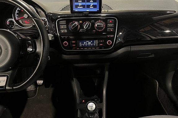 Volkswagen Up! Cross 12 of 17