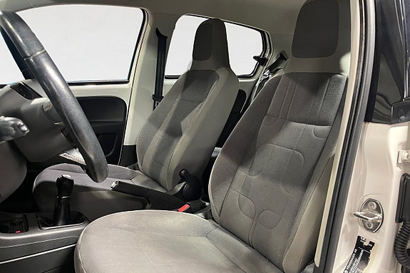 Volkswagen Up! Cross 3 of 17