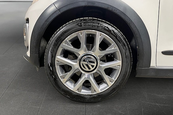 Volkswagen Up! Cross 16 of 17