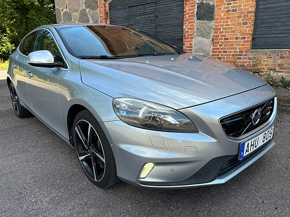 Volvo V40 4 of 10