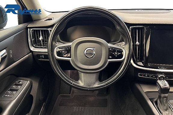 Volvo V60 Cross Country 11 of 19