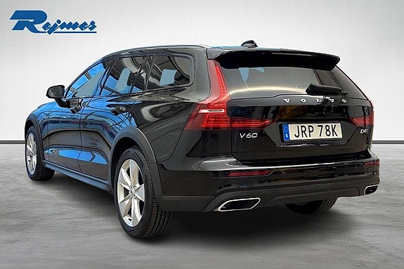 Volvo V60 Cross Country 3 of 19