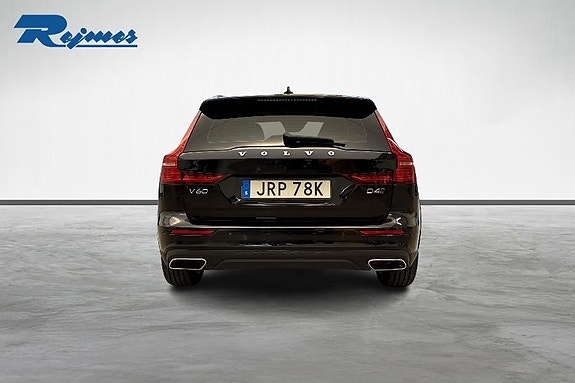 Volvo V60 Cross Country 5 of 19