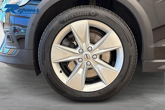 Volvo V60 Cross Country 10 of 19