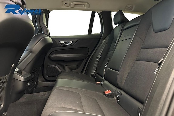 Volvo V60 Cross Country 9 of 19