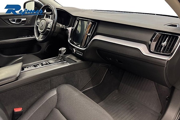 Volvo V60 Cross Country 6 of 19