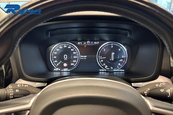 Volvo V60 Cross Country 12 of 19