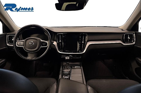 Volvo V60 Cross Country 7 of 19