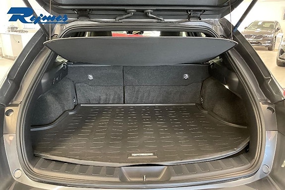 Lexus UX250h 8 of 18