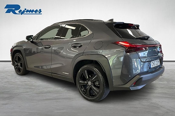 Lexus UX250h 2 of 18