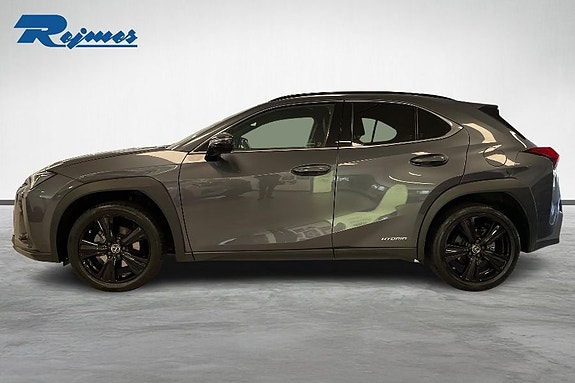 Lexus UX250h 3 of 18