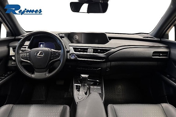 Lexus UX250h 7 of 18