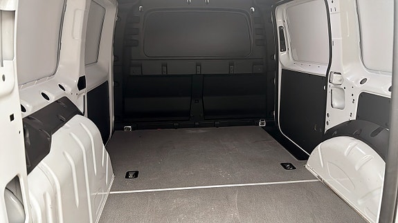 Volkswagen Caddy 10 of 12