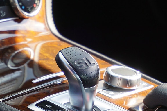 Mercedes-Benz SL500 20 of 26