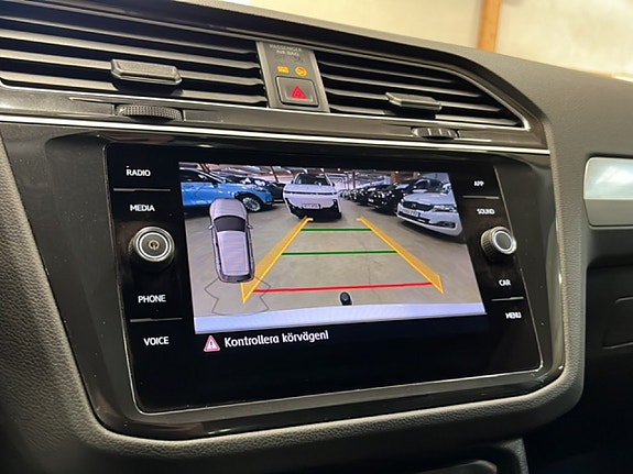 Volkswagen Tiguan 13 of 23