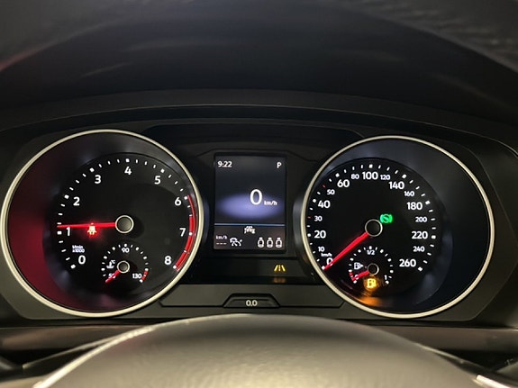 Volkswagen Tiguan 12 of 23