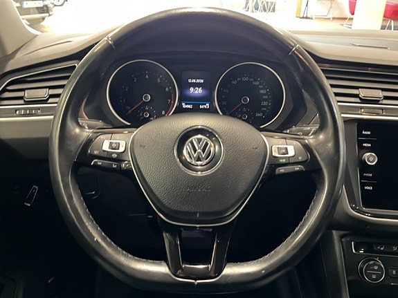 Volkswagen Tiguan 11 of 23