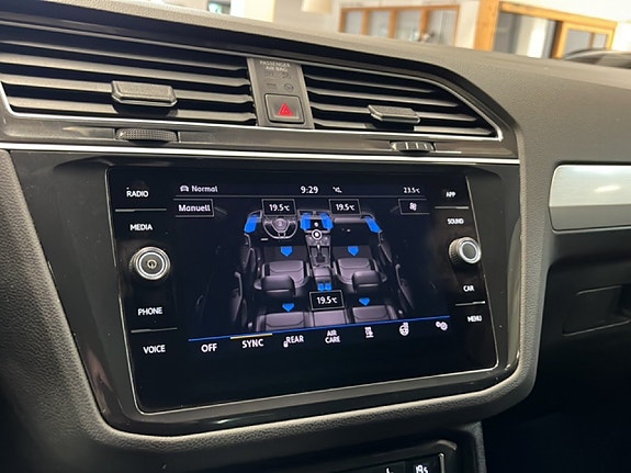 Volkswagen Tiguan 15 of 23
