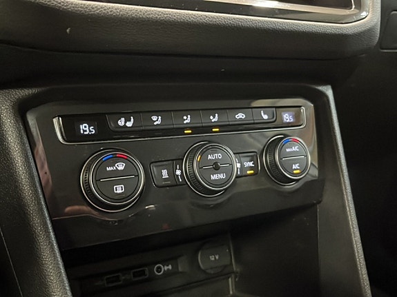 Volkswagen Tiguan 17 of 23