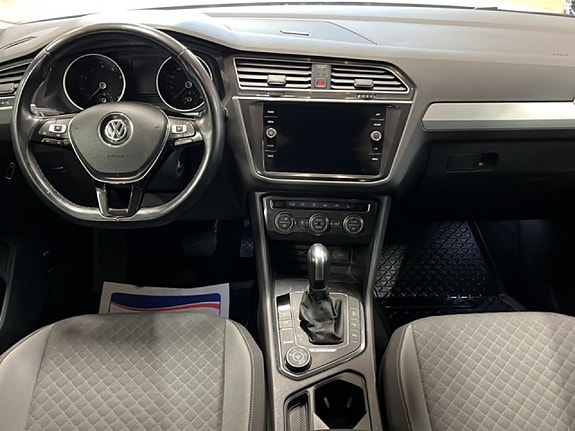 Volkswagen Tiguan 7 of 23