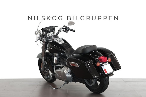 Harley-Davidson FLD | Vance & Hines | ABS | 940:-/mån 5 of 8