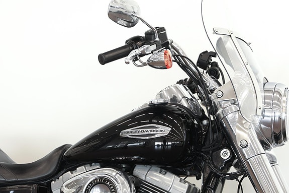 Harley-Davidson FLD | Vance & Hines | ABS | 940:-/mån 6 of 8
