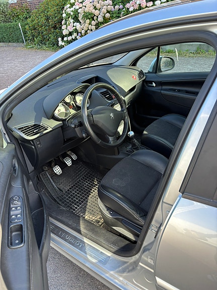 Peugeot 207 5 of 17