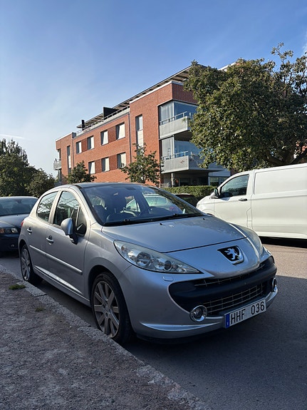 Peugeot 207 2 of 17