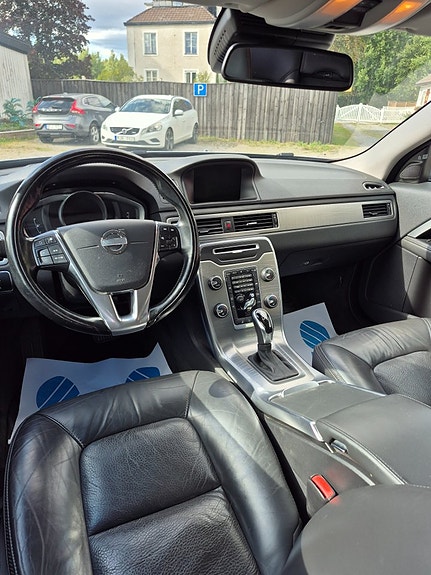 Volvo XC70 6 of 9