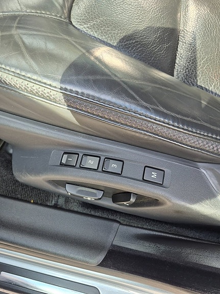 Volvo XC70 7 of 9