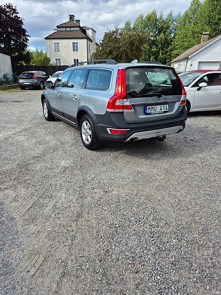 Volvo XC70 3 of 9