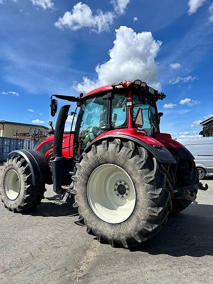 Valtra T 254 3 of 5