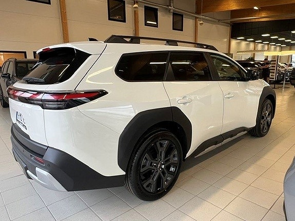 Subaru E-Outback 4 of 16