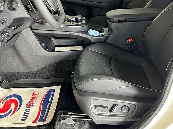 Subaru E-Outback 5 of 16