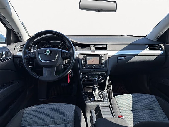 Skoda Superb 18 of 22
