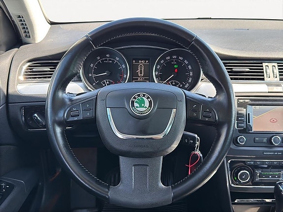 Skoda Superb 15 of 22