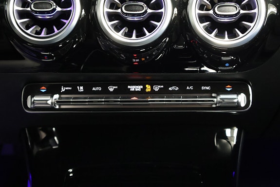 Mercedes-Benz CLA200 19 of 22