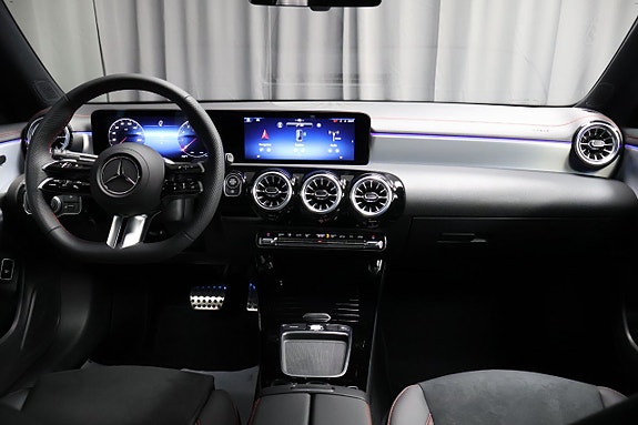 Mercedes-Benz CLA200 14 of 22