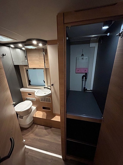 Knaus L!VE I 900 LEG 180hk AUTOMAT LÅNGBÄDDAR ALDE AL-KO AMC CHASSI 19 of 30